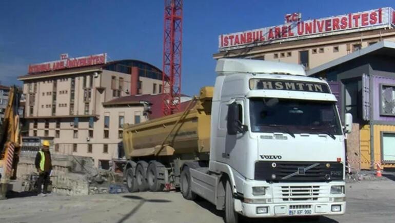 Arel Üniversitesi binası çöktü Öğrenciler Ders görebilmemiz imkansız.