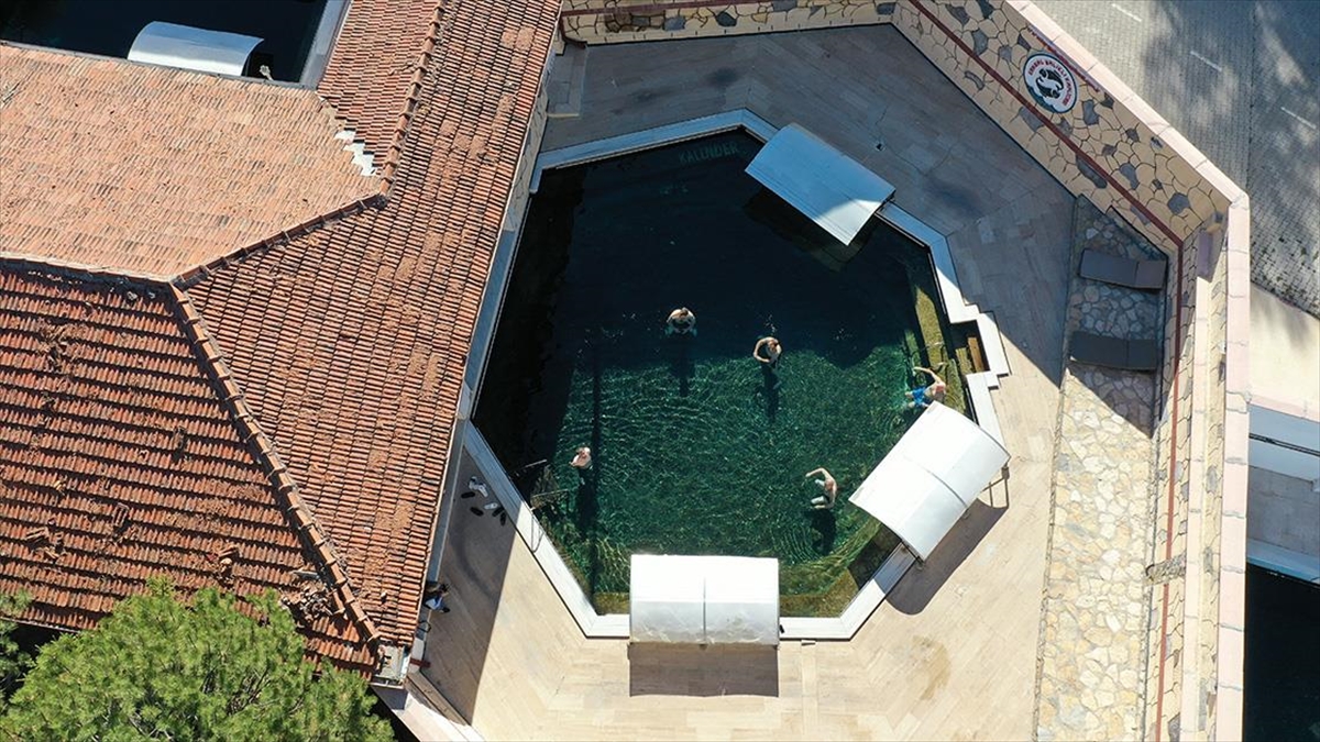 Sedef hastaları şifayı 'doktor balıklar'da arıyor