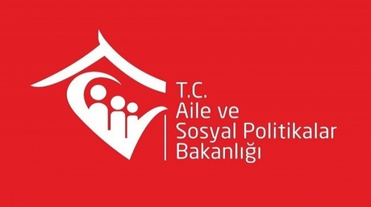 Aile ve Sosyal Politikalar Bakanlığı Nakit Yardımı Programını duyurdu! Kadınlara 2 ayda bir 1000 TL verilecek.