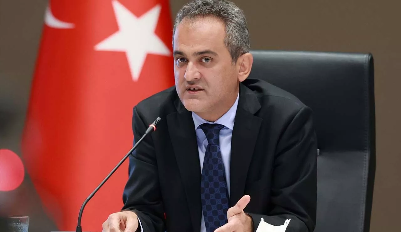 Bakan Mahmut Özer Bunu Yapan Öğretmenler Hakkında Yasal İşlem Başlatacağız.