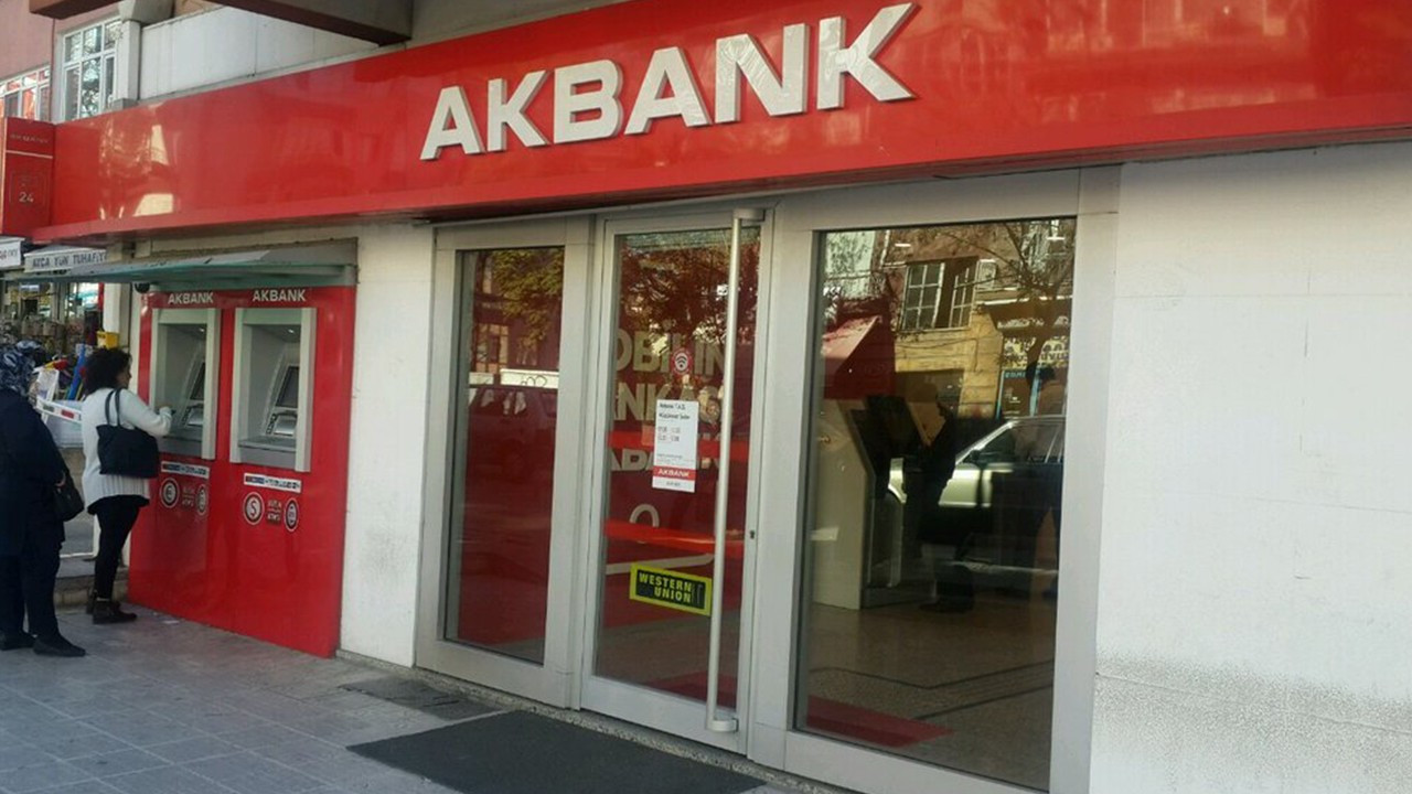 Akbank'ın sitesine girenler şoke oldu