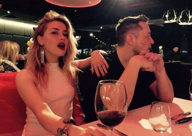 Elon Musk Twitter'ı satın aldı, eski sevgilisi Amber Heard'ün hesabı silindi