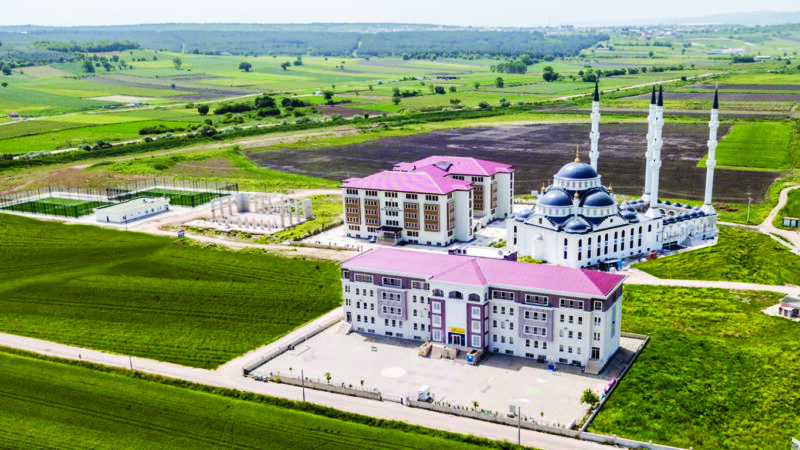 Bu okula ulaşım büyük sıkıntı! Öğrenciler ve veliler isyanda…