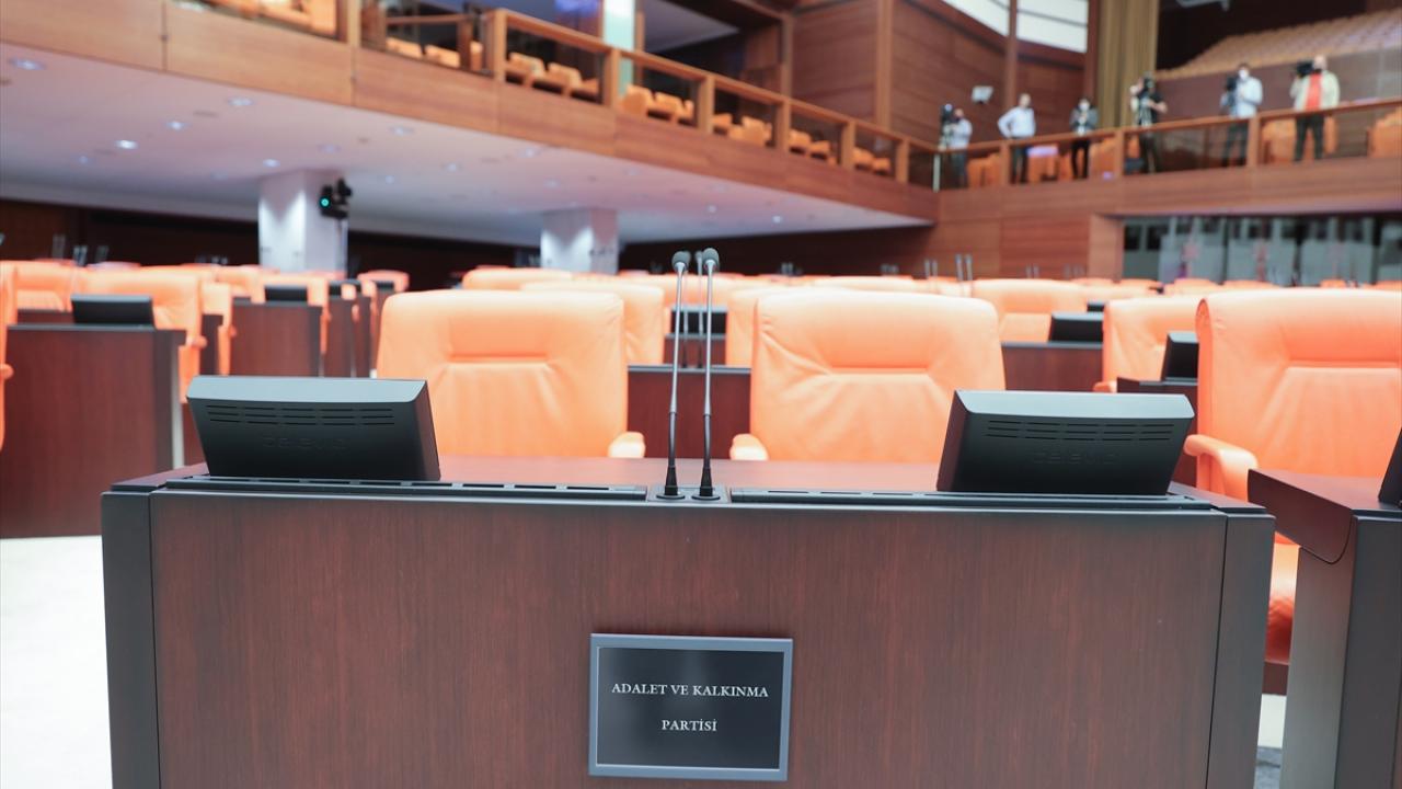 İl Milli Eğitim Müdürü 2023 genel seçimlerinde AK Parti'den aday olabileceğinin mesajını verdi.