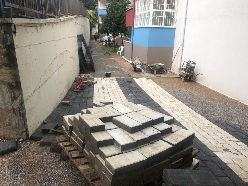 İlçe MEM'in araçları için özel park çalışması Sınav Haftasına Denk Gelince Öğrenci Ve Veliler İsyan Etti.