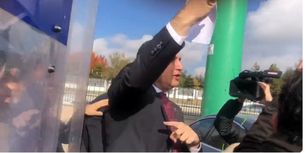 Eğitim İş Genel Başkanı ÖMK'nın iptalinin görüşüleceği AYM önünde Gözaltına Alındı.