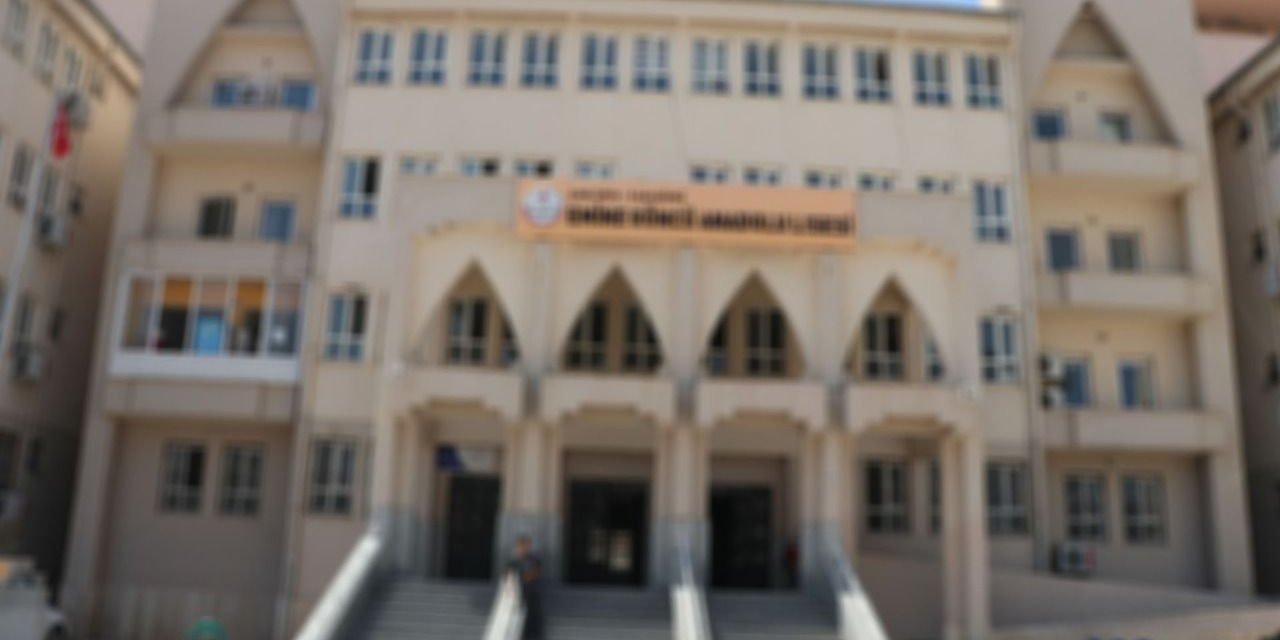 Bu Sefer Öğretmen, Öğrencisi Tarafından Darp Edildi.