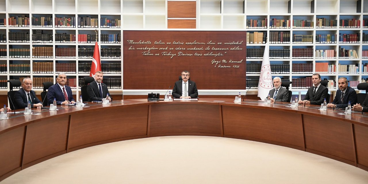 Bakan Yusuf TEKİN MEB TTKB Üyeleri ile bir araya geldi.