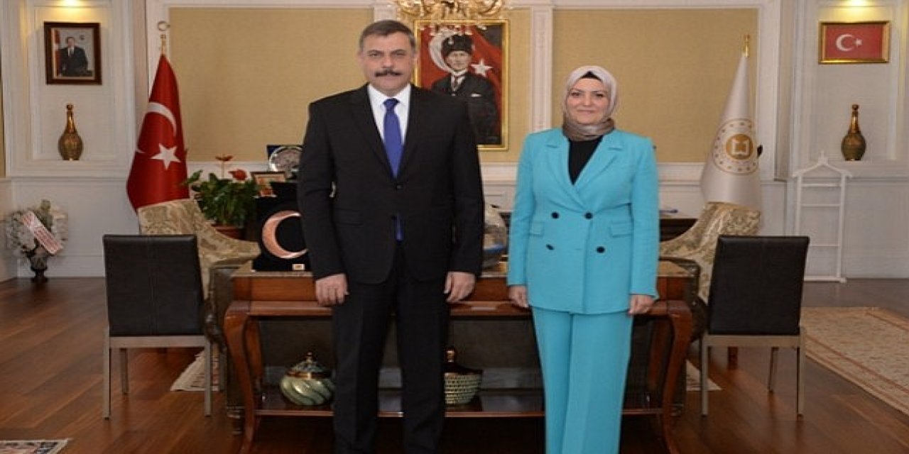 Vali,dünyanın en iyi 50 öğretmeni arasına giren öğretmeni ağırladı.