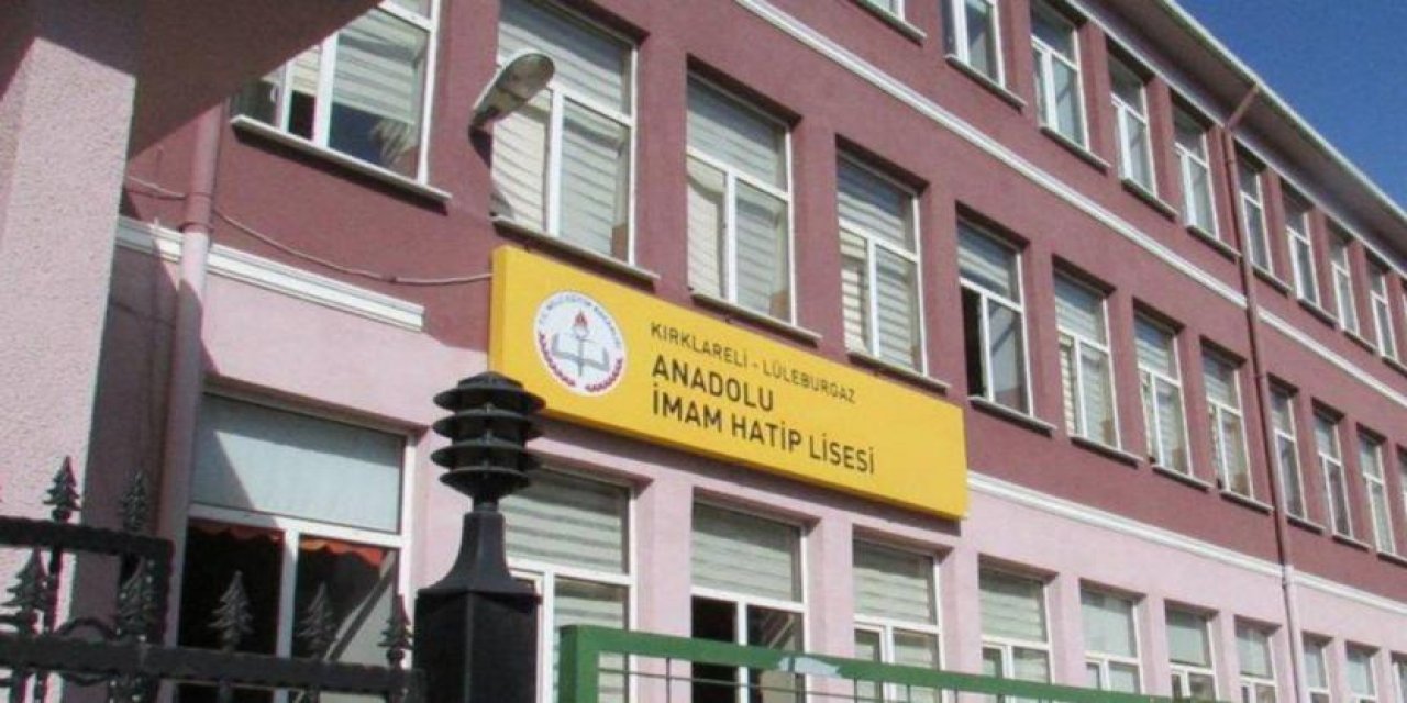 Kadın öğretmen 'harem-selamlık perde açık kaldı' diye saldırıya uğradı