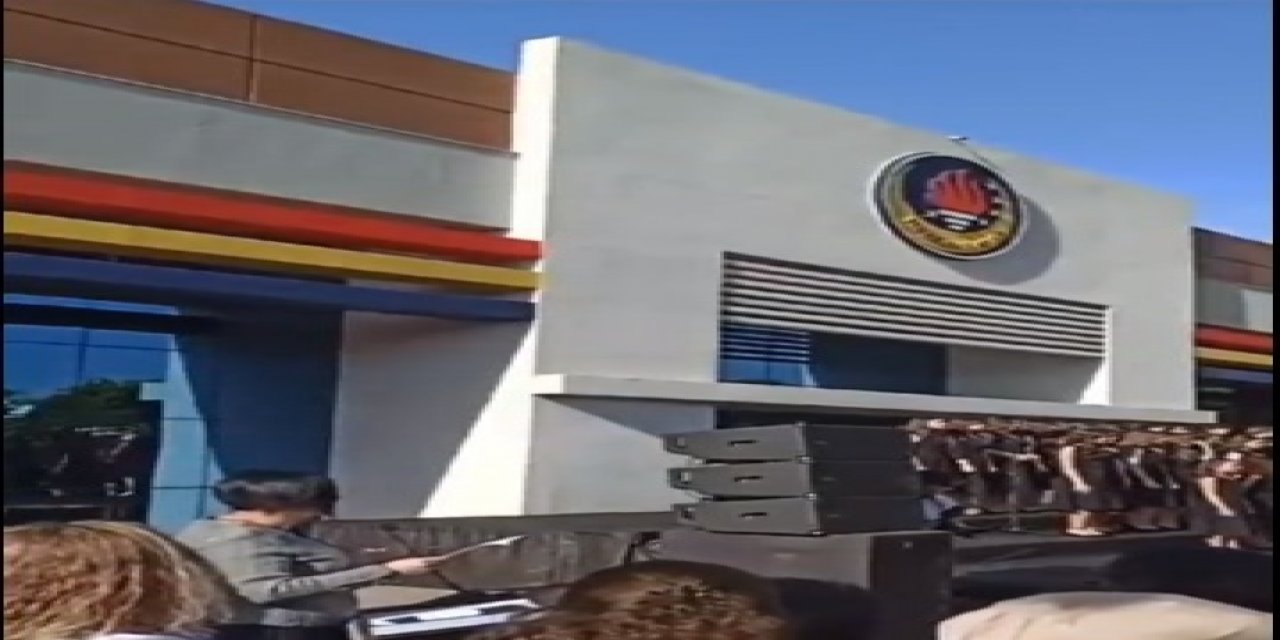 TED Koleji'nde, Cumhurbaşkanı Erdoğan ve onun Türkiye Yüzyılı vizyonu hedef alındı.