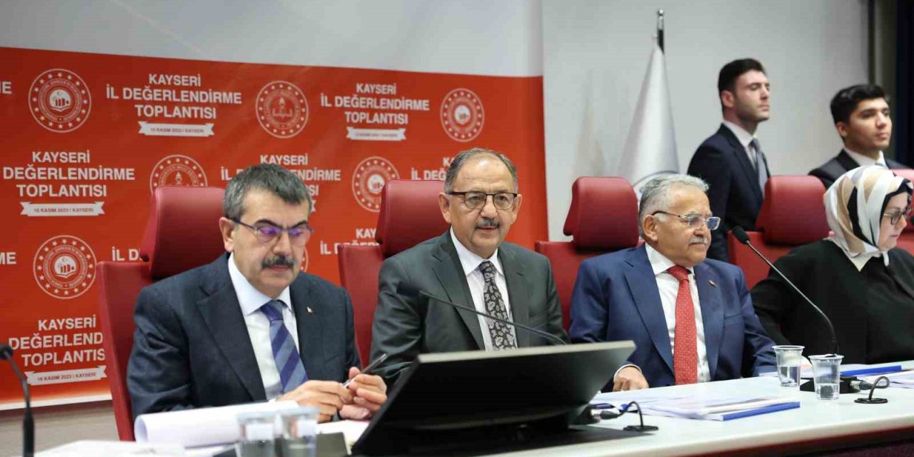 Bakan Tekin ve Bakan Özhaseki’nin katılımı ile İl Değerlendirme Toplantısı yapıldı