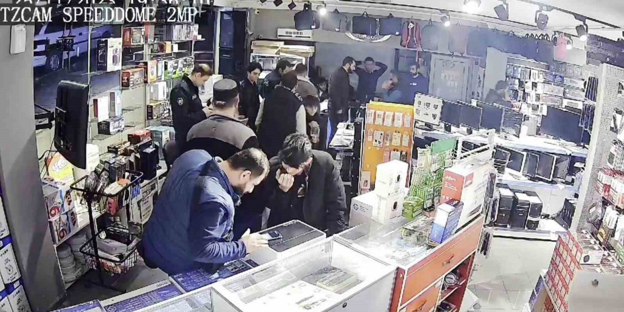 Okuldan Bilgisayar Çaldılar. Satmak İsterken Yakalandılar!