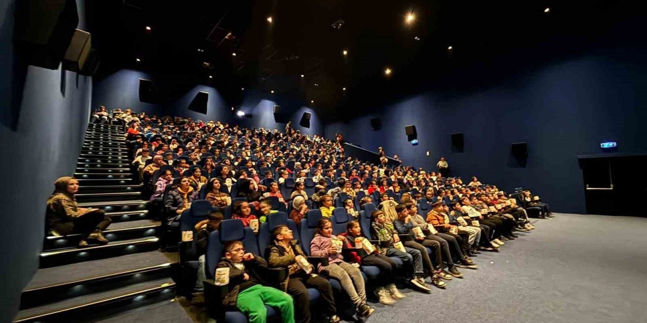 Diyarbakır’da 3 Bin 800 Öğrenci Sinema Keyfi Yaşadı!