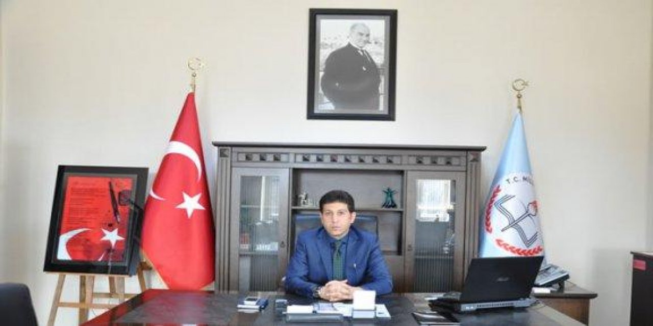 Tekirdağ İl Milli Eğitim Müdürü Cumhurbaşkanı Erdoğan'ın Fotoğrafını Asmamaya Devam Ediyor..