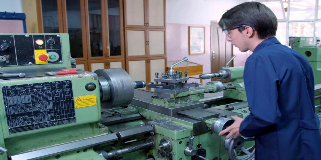 MESEM kapsamında hayali kurs açtılar Okul Müdürü Açığa Alındı.