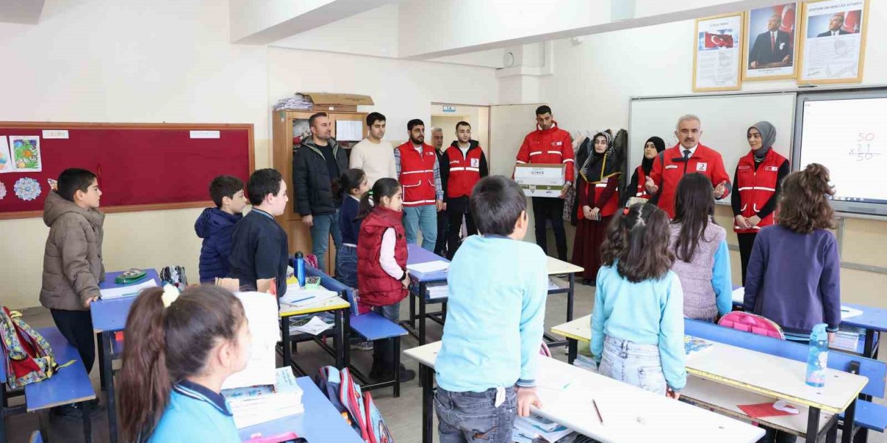 Türk Kızılay’ından Okullara ‘Türk Malı Haftası’ Etkinliği