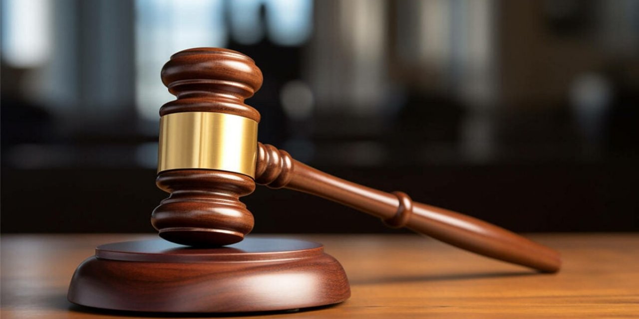 Öğrencisini Merdivenden İterek Yaralayan Okul Müdürüne Para Cezası