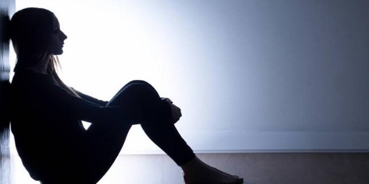 Bu ilimizde Öğretmen Öğrencisiyle İlişki Yaşadı100 puan alana ödül var diyerek...