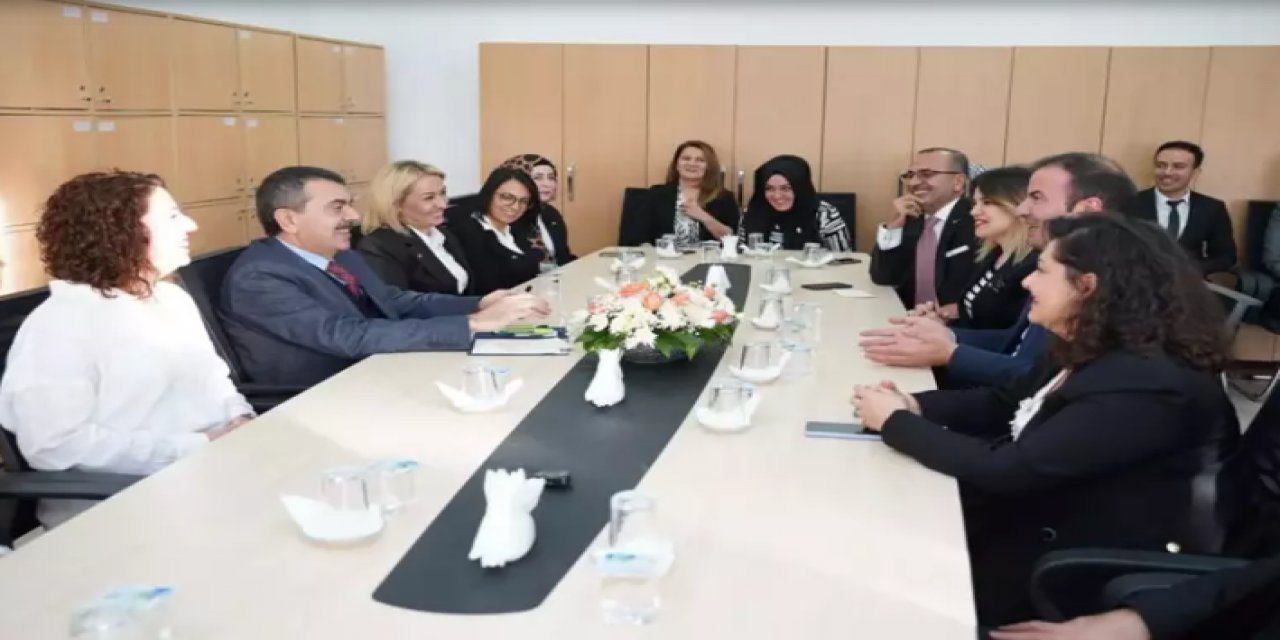 Bakan Yusuf Tekin Öğretmenlerle Bir Araya Geldi