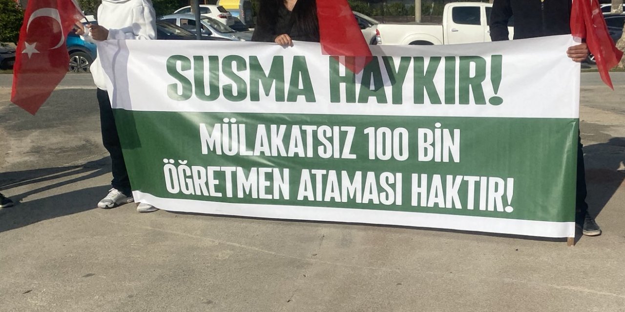 Atama Bekleyen Öğretmenler Mersin Meydanında Mülakatsız 100 Bin Atama Taleplerini Haykırdı!