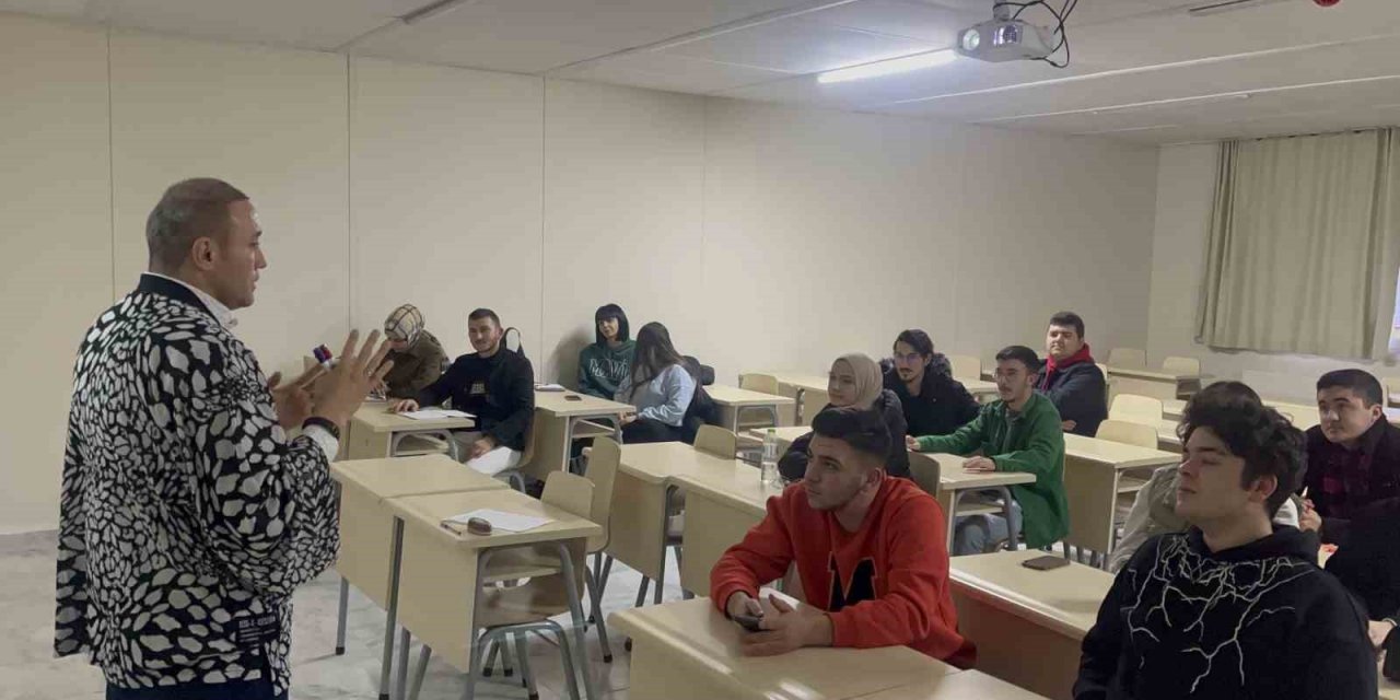 Öğrencilere Ücretsiz Japonca Kursu!