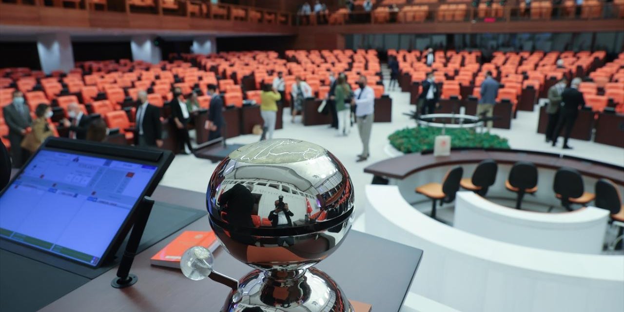 Torba yasa öncesi yetkili sendikadan memurlarla ilgili 3 bomba talep!