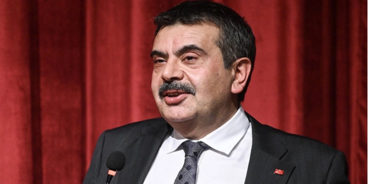 Yusuf Tekin, Dağdan Çocuklara Uzanan Elleri Ne Güzel Bükmüş.