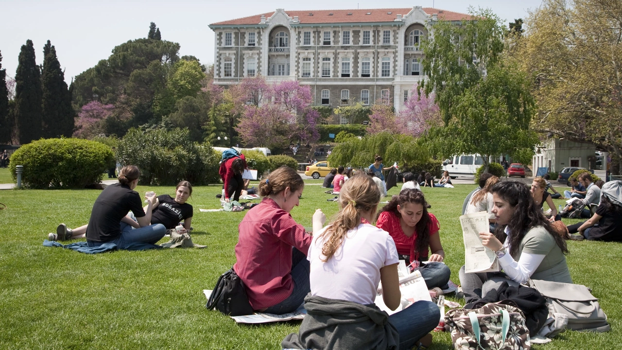 Türkiye'nin en iyi 10 üniversitesinden biri Fırat Üniversitesi