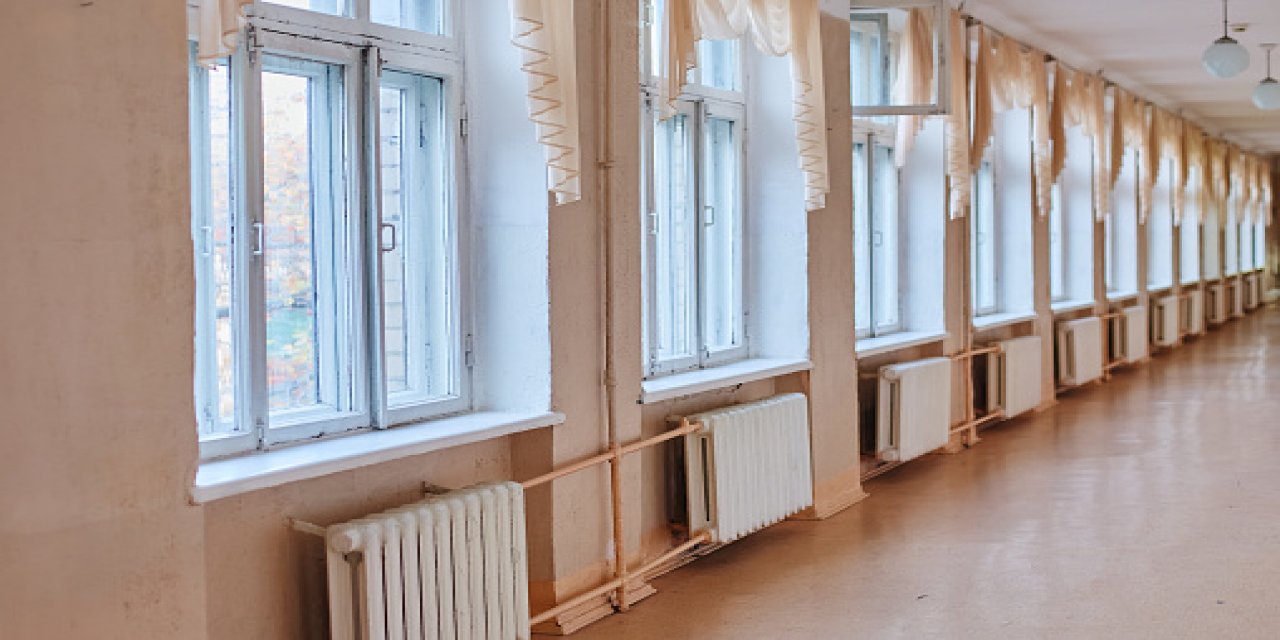 Okul Müdürü ve Veli Görüştüğü Esnada Öğrenci Sınıf Penceresinden Aşağı Atladı