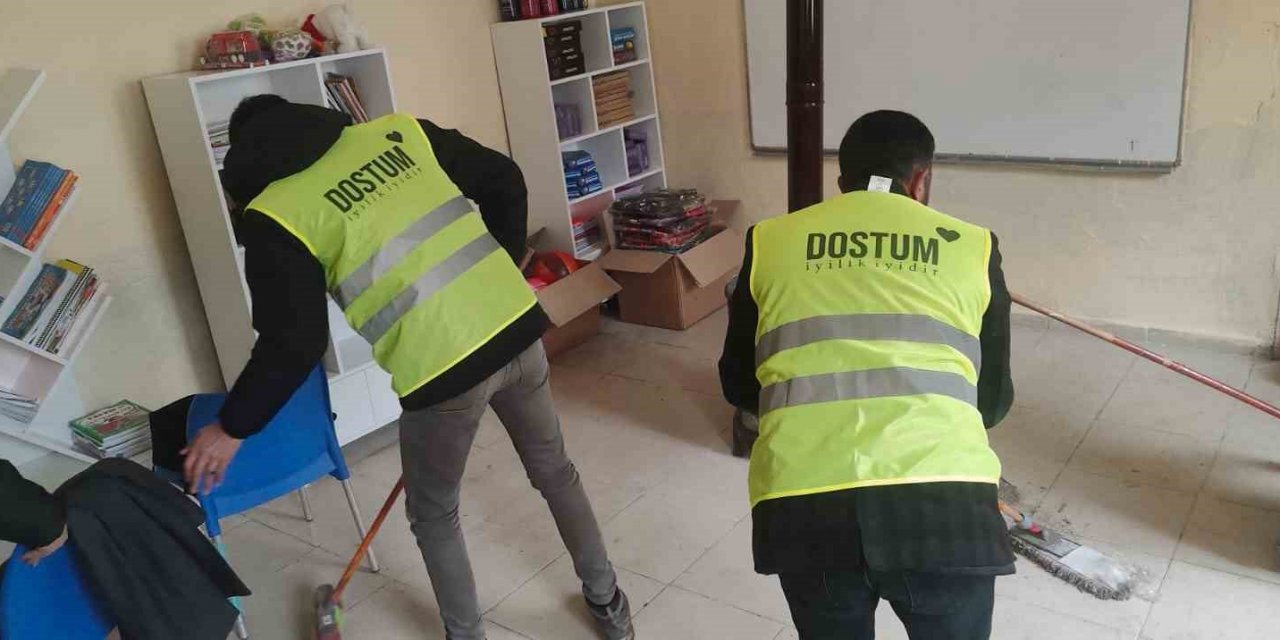 Okul Müdürü İstanbul'dan Ağrı'ya Yardım İçin Gitti!