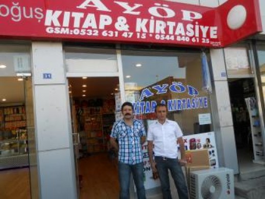 ATAMASI YAPILMAYAN ÖĞRETMENLERDEN AYÖP KIRTASİYE AÇILIŞI