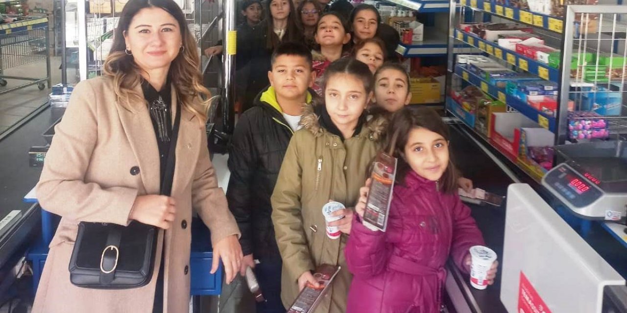 İlkokul Öğrencileri Market Alışverişi Yaptı