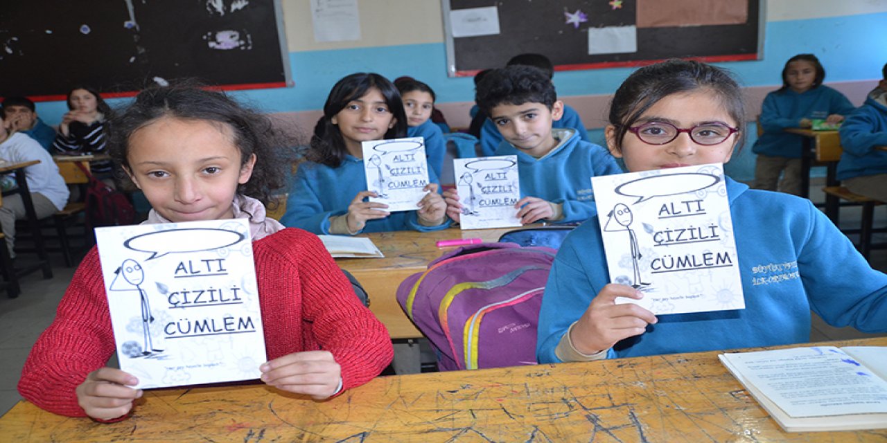 "Altı Çizili Cümlem" projesiyle öğrencilerine kitap okuma alışkanlığı kazandırdı