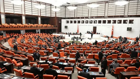 2024 milletvekili maaşları açıklandı! Emekli milletvekili maaşı 230 bin TL’yi aştı!