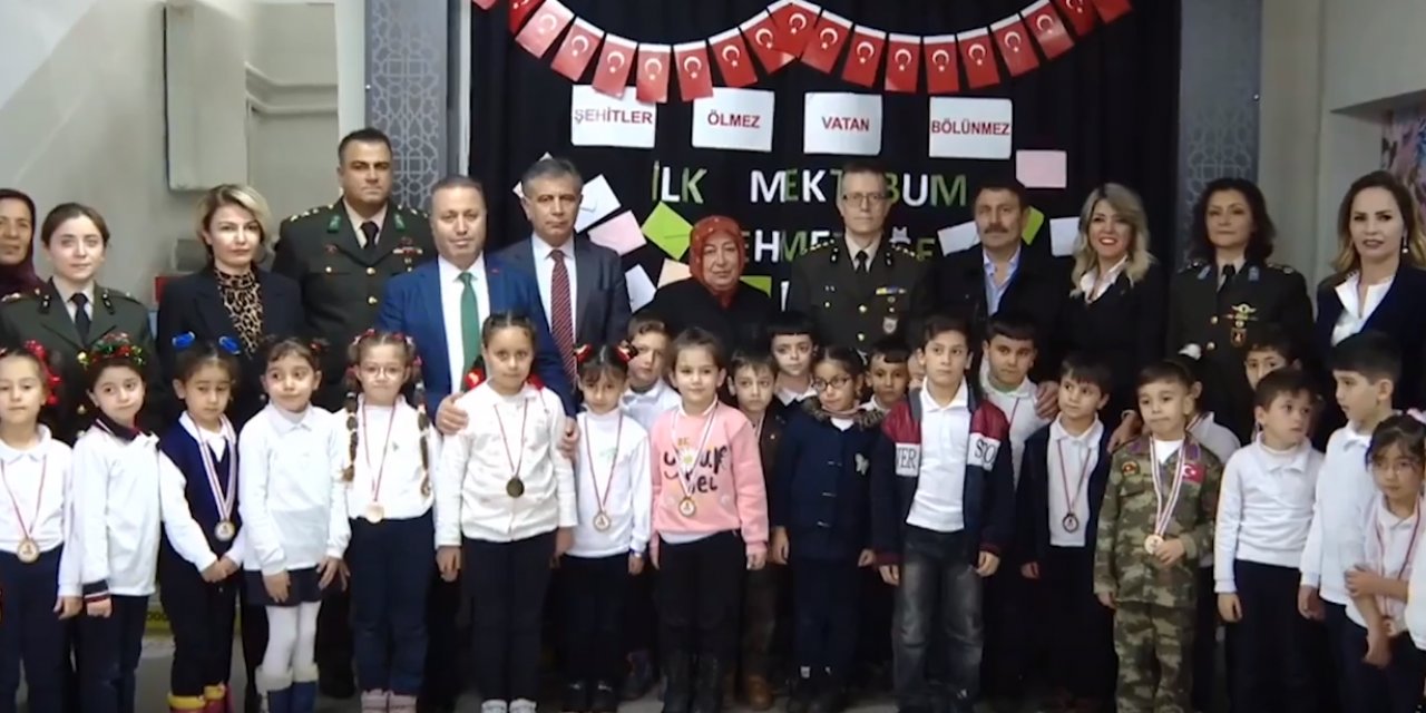 İlkokul öğrencilerinin yazdıkları mektupları Mehmetçik karşılıksız bırakmadı