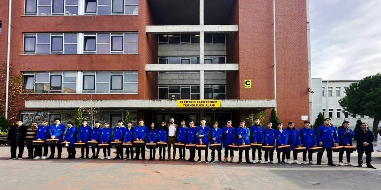 "Enerjinin Yıldızları" projesinde mezun olan 94 öğrenci çalışma hayatına ilk adımını attı