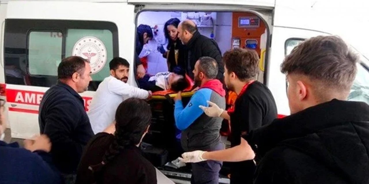 Karne alan lise öğrencileri arasında kanlı kavga!