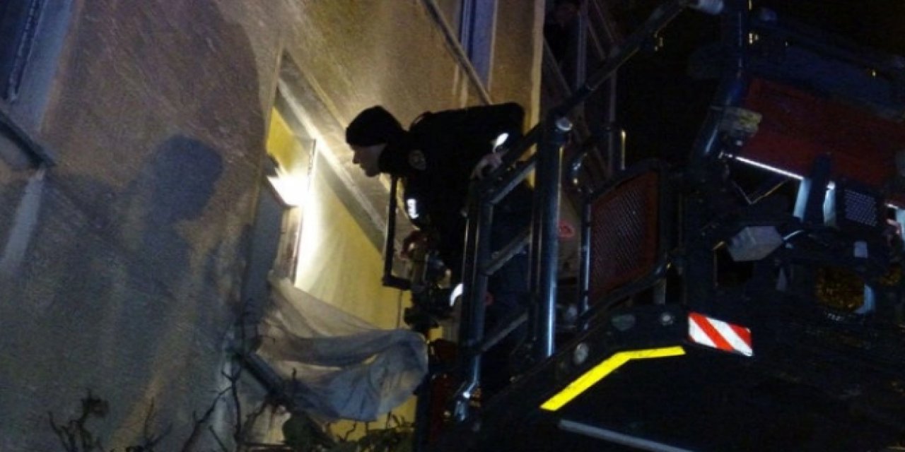 Haber alınamayan emekli öğretmenin cesedi çöp evden çıktı