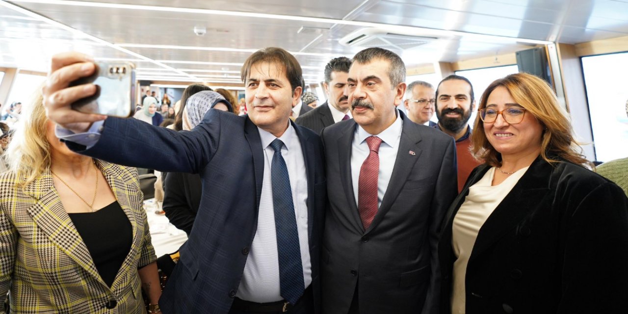 Bakan Yusuf Tekin, 250 öğretmenle boğaz turu yaptı