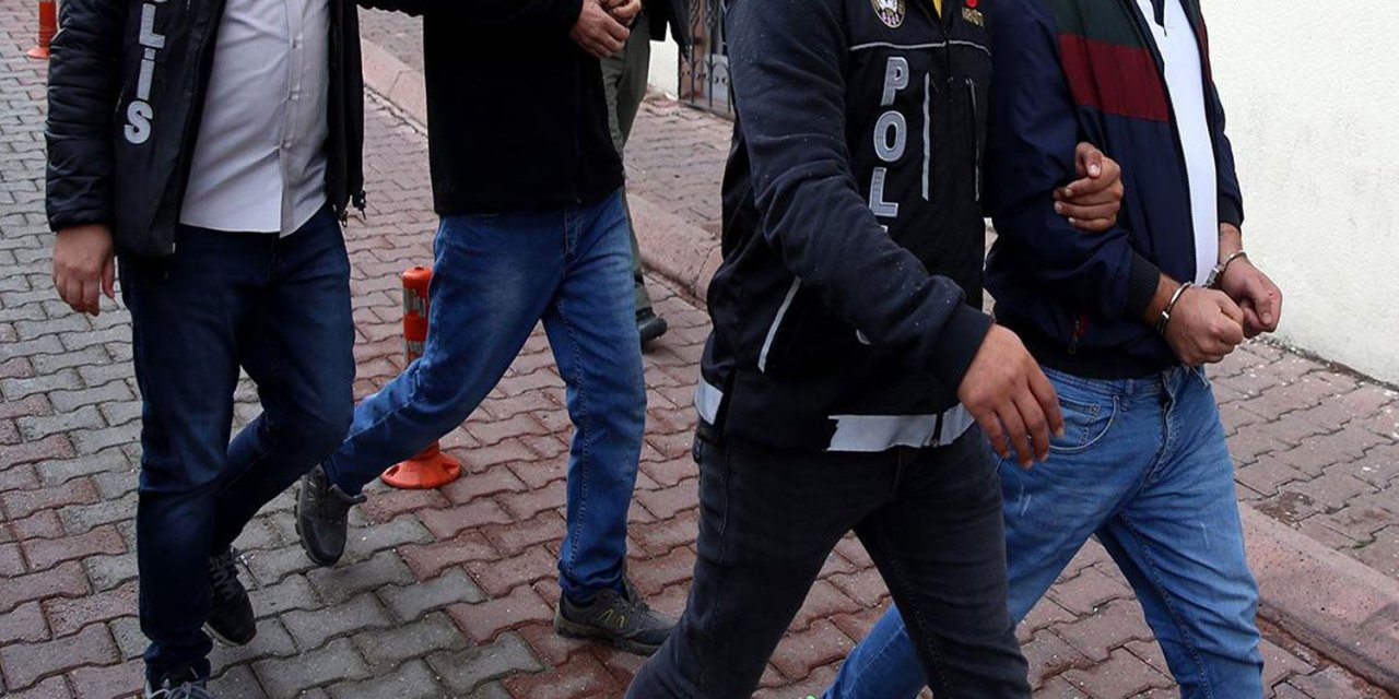 Firari FETÖ mensubu öğretmen ve emniyet müdürü yakalandı