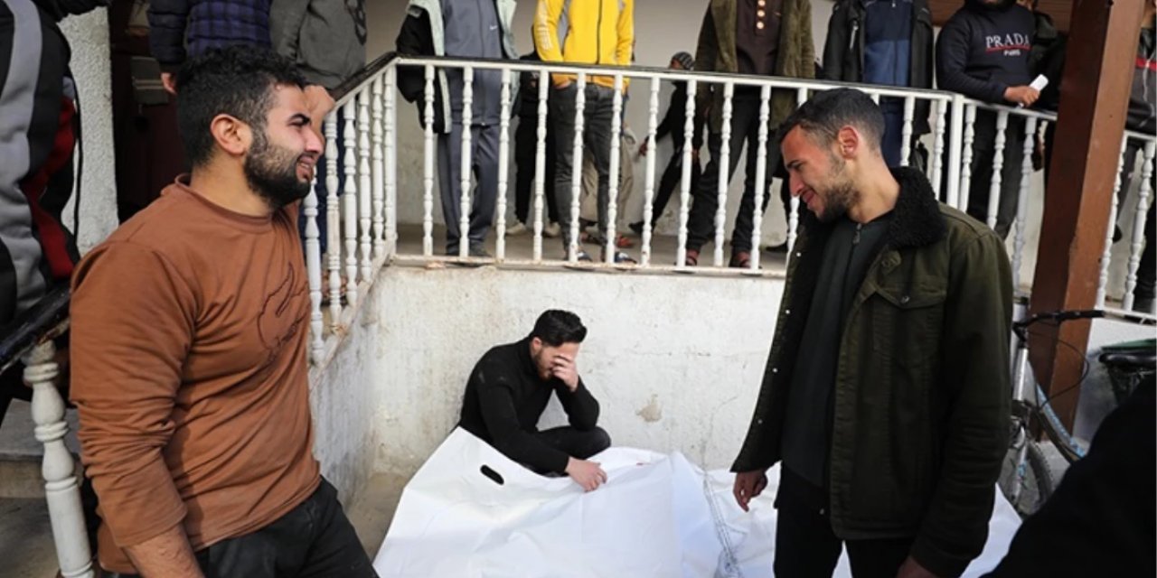 Gazze'de bir okulda elleri ve gözleri bağlı 30 ceset bulundu