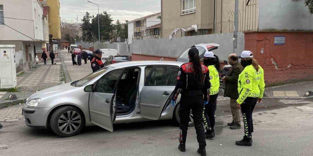 Okul önlerinde helikopter destekli asayiş uygulaması