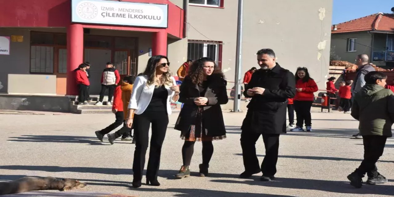 Depremzede öğretmenler öğrencilerinin desteğiyle acılarını hafifletiyor