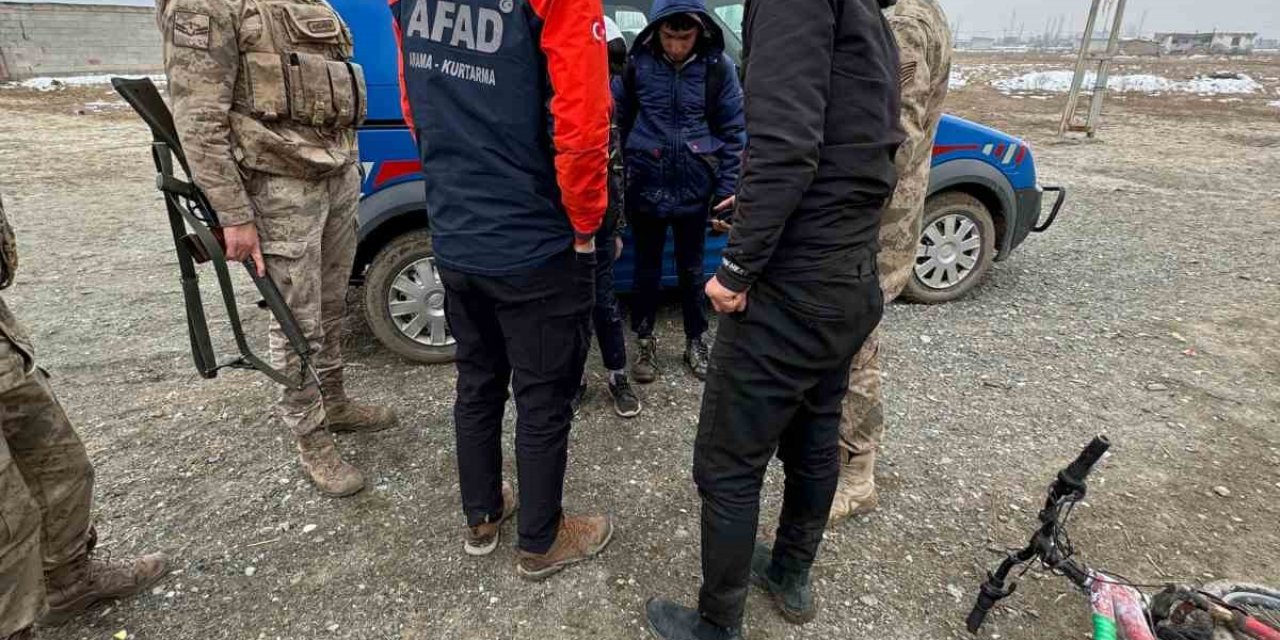 Okula Gitmeyen Çocuklar Arazide Kayboldu!