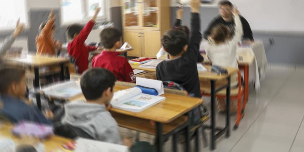 100 öğretmenden 85’i işsiz