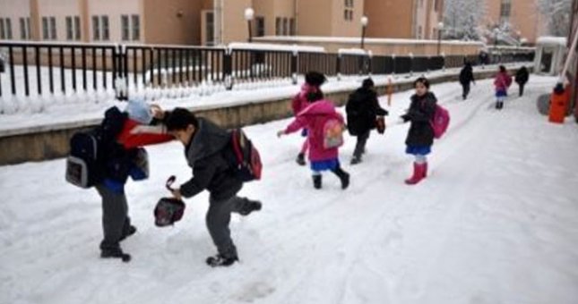 Bartın'da eğitime 1 günlük kar molası