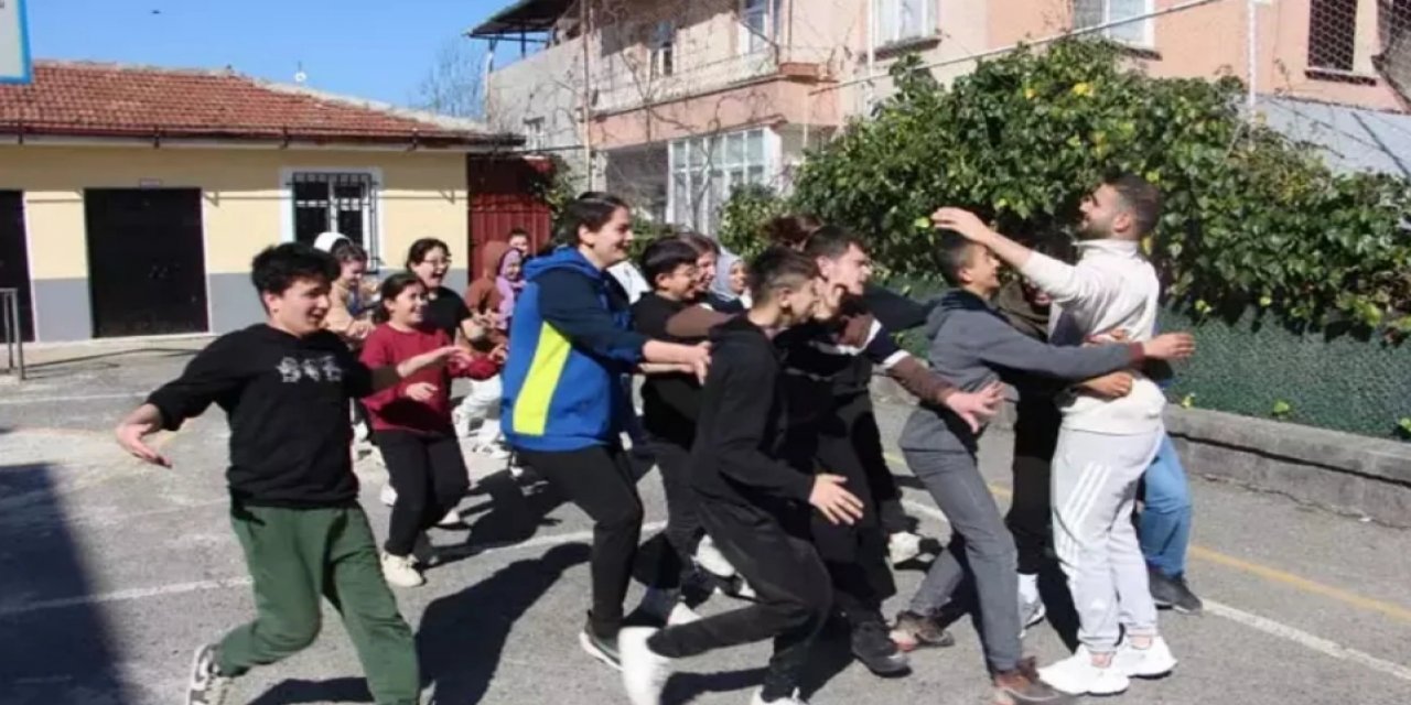 ‘Öğretmen olmak için hiçbir ‘engel’ yok’