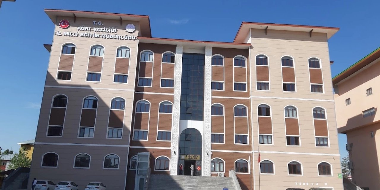 Milli Eğitim Müdürü Kendine Özel Asansör Mü Yaptırdı?