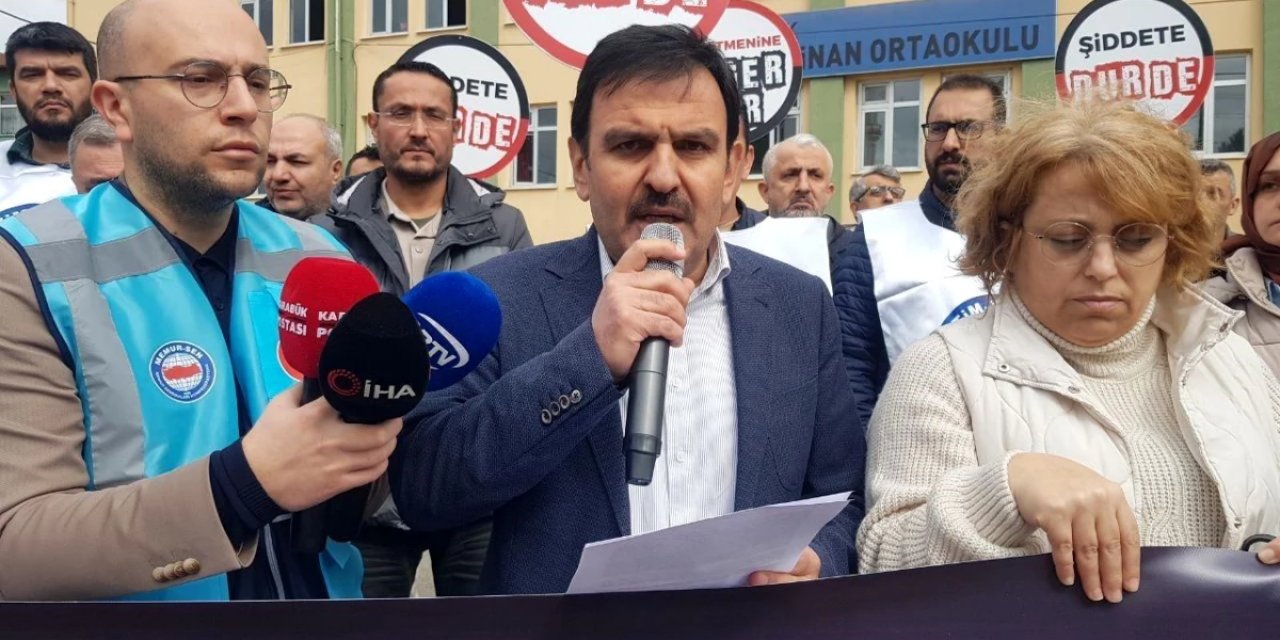 Veli Okul Basarak Öğrenci ve Öğretmene Şiddet Uyguladı